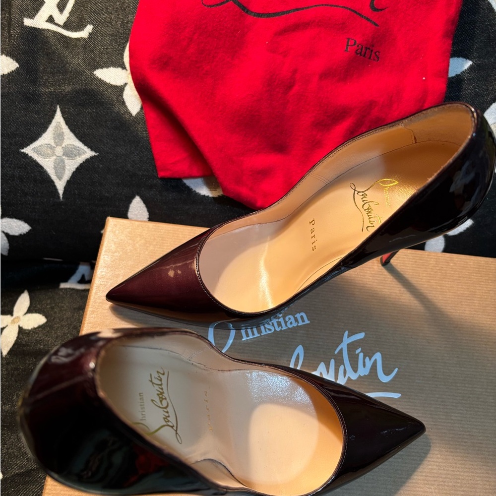 Christian Louboutin Elegant Black and Red Heels - Picture 5 of 10